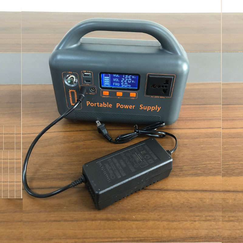 สถานีพลังงานฉุกเฉินแบบพกพาสำหร - Solar Powered Charger บทวิจารณ์และราคา